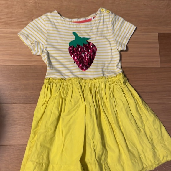 Mini Boden Dress Size 4-5, Strawberry Sequins Flip Colors! - Picture 2 of 4